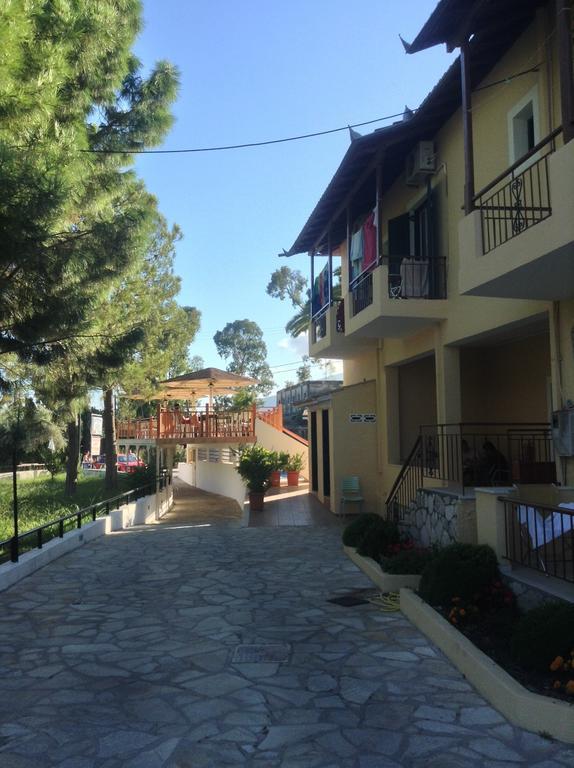 Michalis Place Apartments ヴァシリキ エクステリア 写真